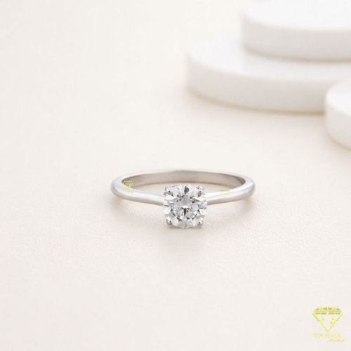 925 Sterling Silver Timeless Round Moissanite Diamond Ring