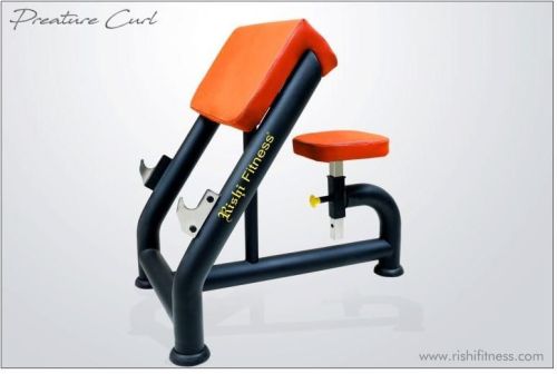 Preacher Curl Machine
