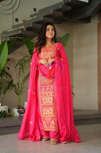 Thread Embroidered Pant Suit Set