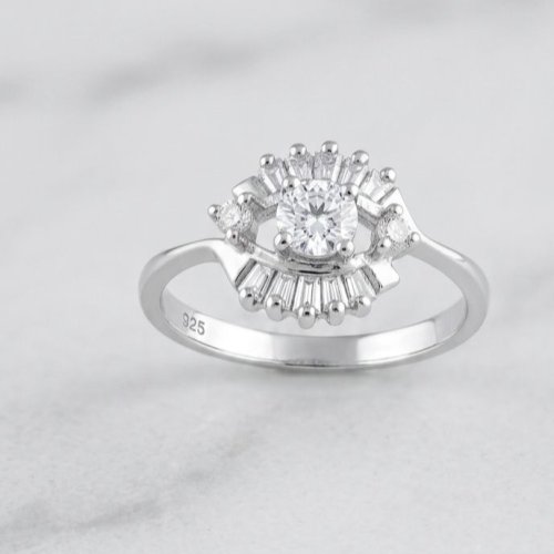 The Vintage Glow 925 Sterling Silver Zirconia Diamond Ring
