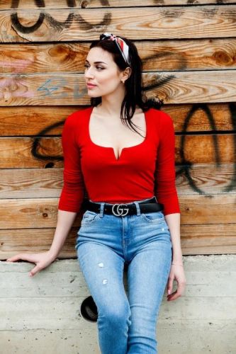 Ladies Ribbed V Neck Casual Top