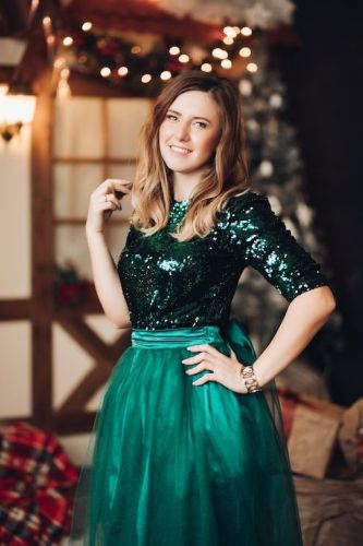 Ladies Sequin Party Wear Gown