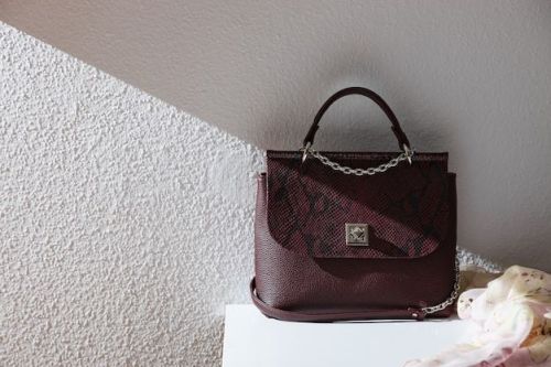 Ladies Textured Leather Handbag
