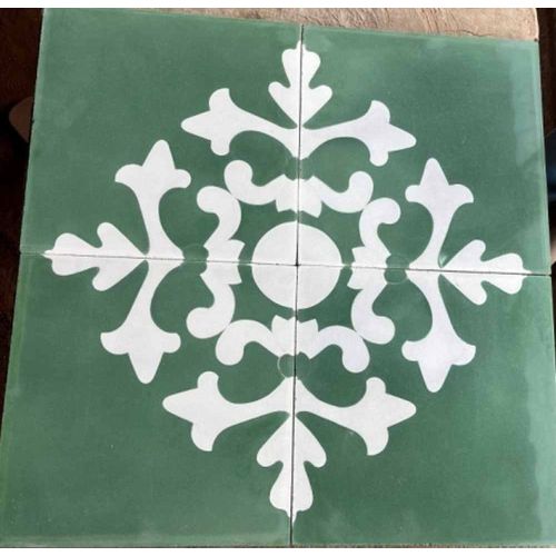 Traditional Flower Tile