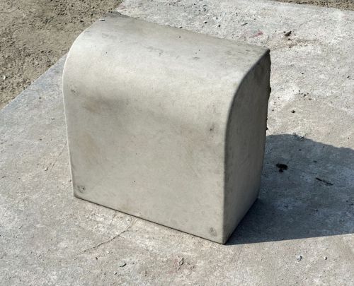 Round Top Concrete Kerb Stone