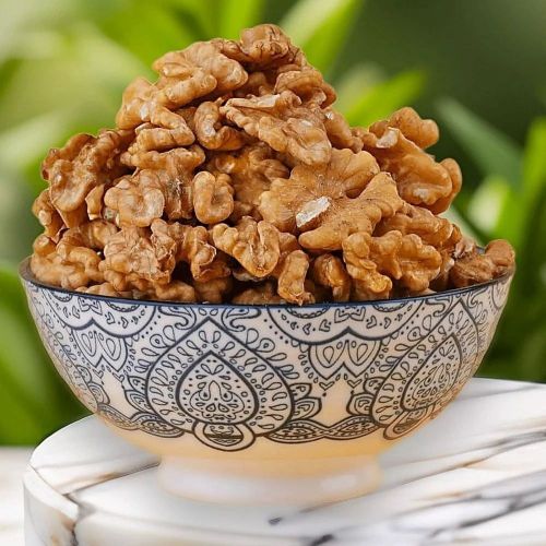 Extra Light Walnut Kernels