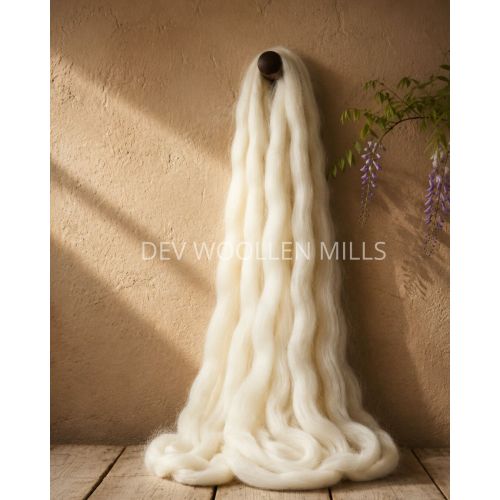 Long Staple Natural White Lincoln Wool