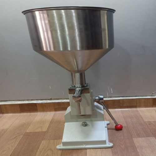 Manual Paste Filling Machine