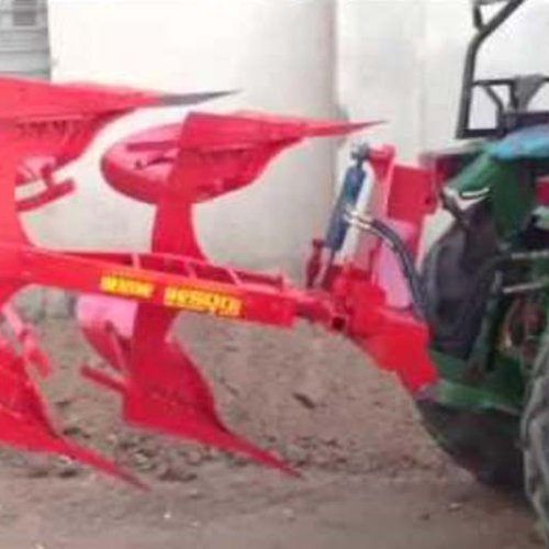 hydraulic reversible plough