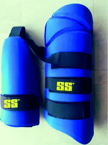 Cricket Thigh Guards 01