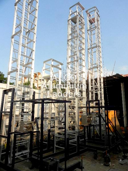 Aluminium Tiltable Tower Ladder 01