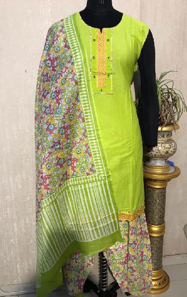 Ladies Green Salwar Suit (D. No. 2418)
