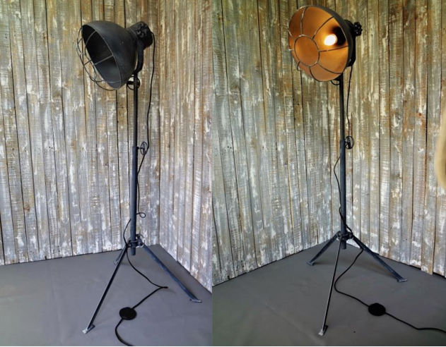 Round Floor Lamp with WIre Cage