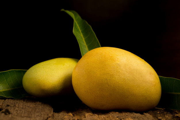 Fresh Alphanso Mango