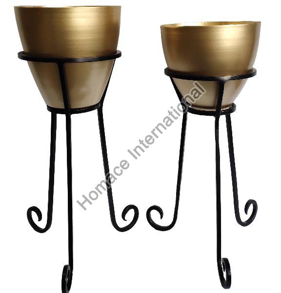 BLACK AND GOLD IRON STAND PLANTER