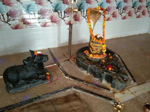 Narmadeshwar Shivling with Nandi Ji