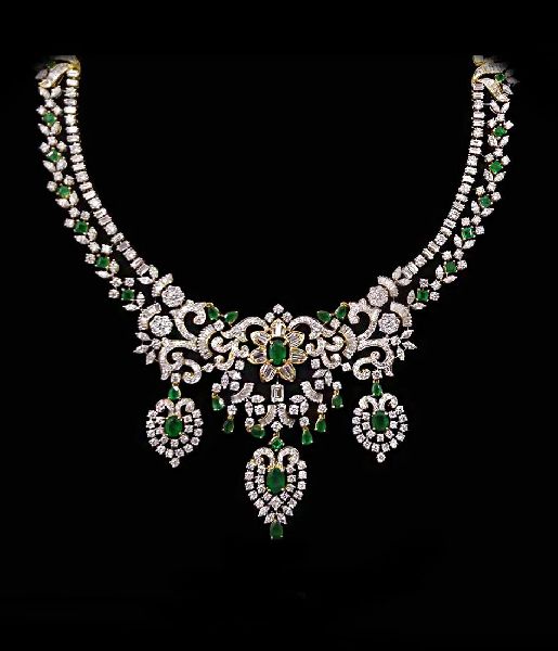 Emerald Semblance Diamond Necklace