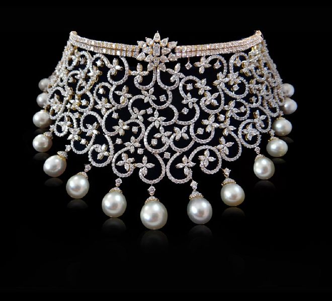 Pearl Chic Diamond Necklace