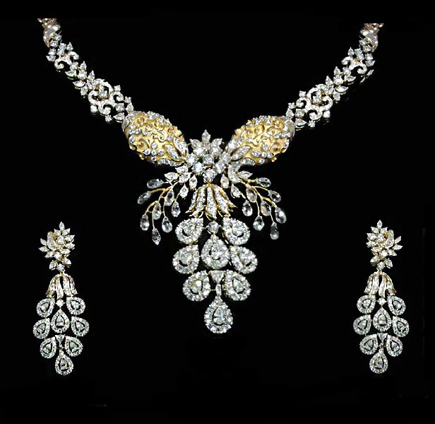 Raving Beauty Diamond Necklace Set