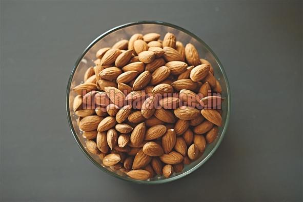 Caramel Almond Nuts