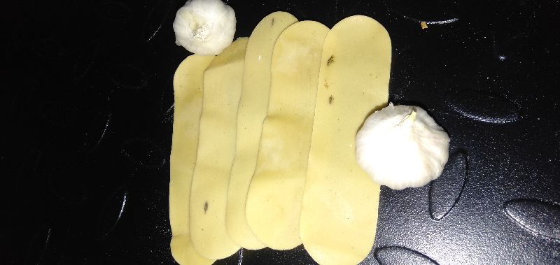 Garlic Chips Papad