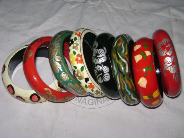 HHC145 Painted Wooden Bangle