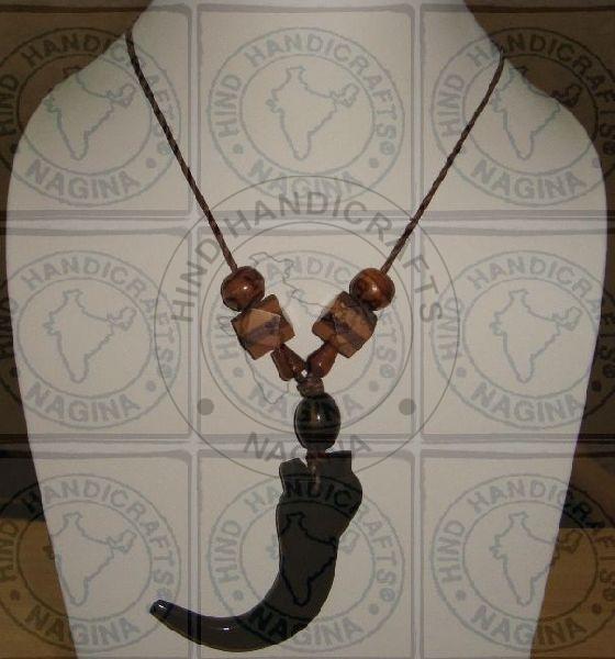 HHC220 Wooden Necklace