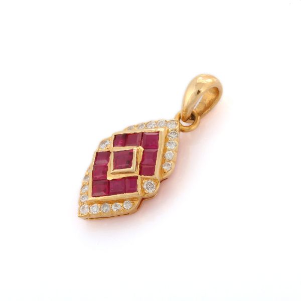 Precious Ruby Solitaire 18K Yellow Gold Pendant