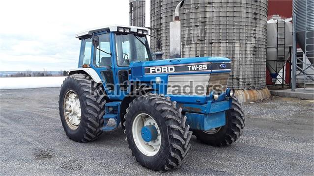 1988 TW25-II Ford Tractor