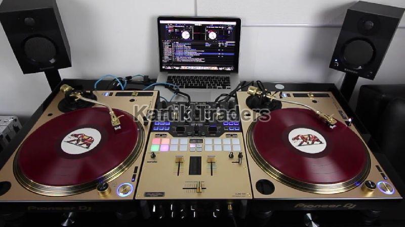 Pioneer S9 Battle DJ Mixer