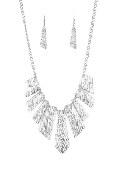 Silver Textured Necklace Set