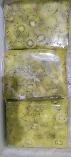 Frozen kiwi slice