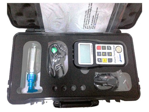 PRO ACCUR-1 Ultrasonic Thickness Gauge