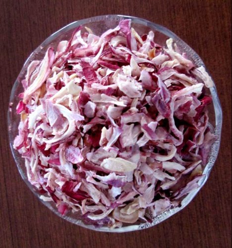 Dehydrated Pink Onion Flakes