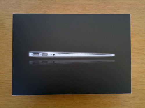 Apple MacBook Air 13inch MJVE2HN/A Laptop (Core i5/ 4GB/ 128GB SSD/ OS X Yosemite)