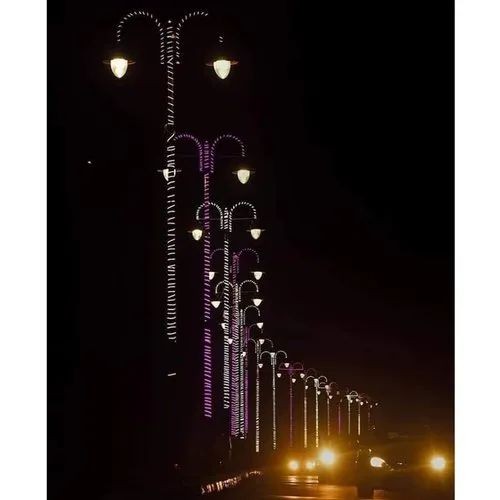 Double Arm Highway Lighting Pole