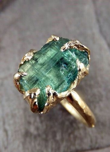 Antique Gold Emerald Ring