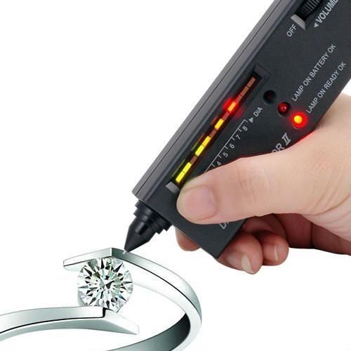 Diamond/Gemstone Tester Battery Operated Jewelry Tool with LED Light Indicator and Carrying Case