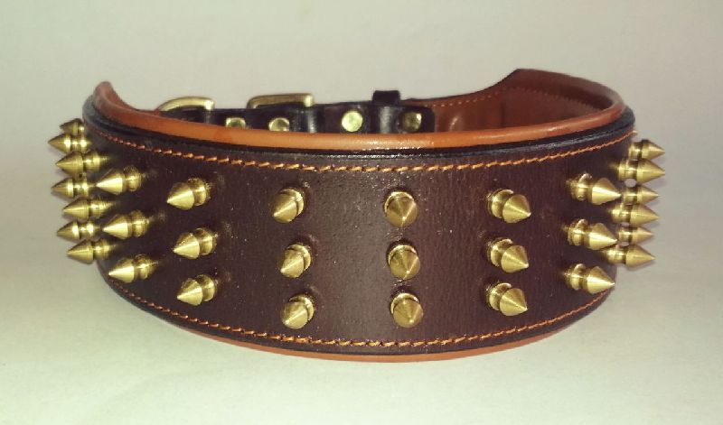 Spikes leather dog collar