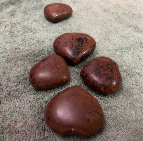 Heart Shaped Mahagoni Gemstones