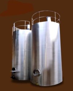 Milk Storage Tanks and Silos