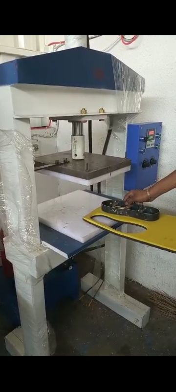 Hydraulic chappal making machine