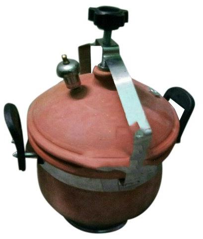 3 Litre Brown Clay Cooker