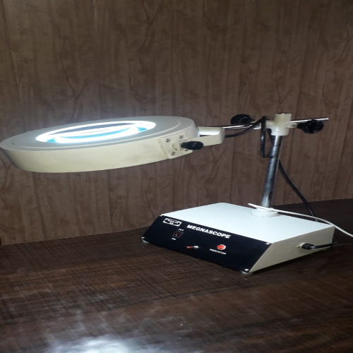 magnifying table lamp