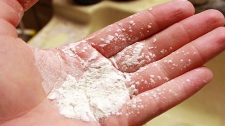 Luliconazole Dusting Powder