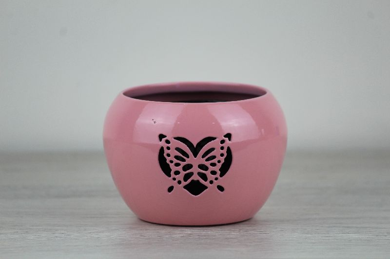 PLANTER  WITH BUTTERFLY