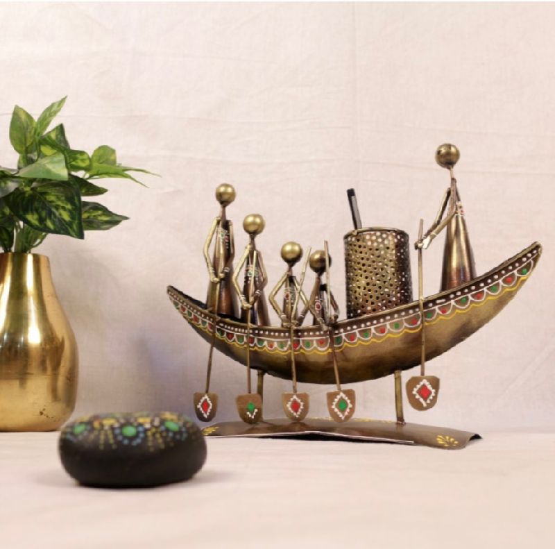 Metal Boat Flowers Pen Stand