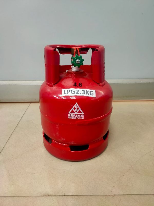 Lpg Cylinder Fitted With Camping Valve