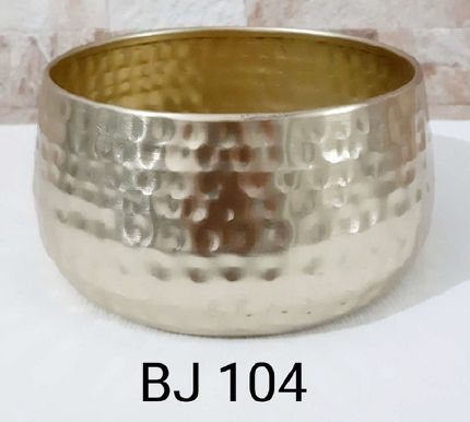 BJ 104 Metal Planter