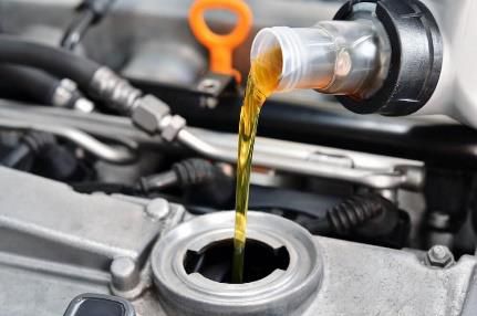 Car Engine Oil Service